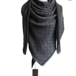 Gucci NWT scarf / shawl jacquard